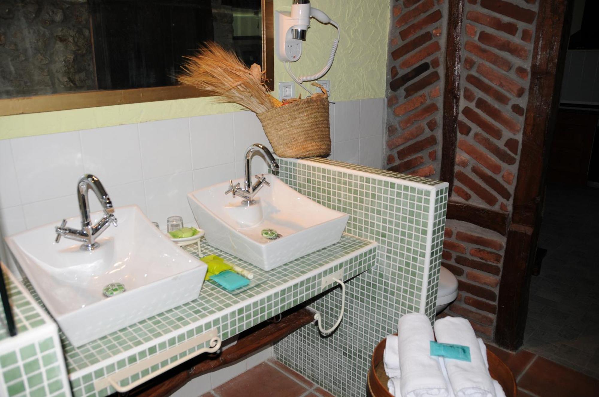 Casas Rurales Entre Babia Y La Luna Villafeliz Ngoại thất bức ảnh